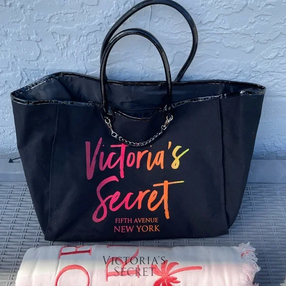 Victoria's Secret Black and Pink Tote with Towel - Picture 3 of 3